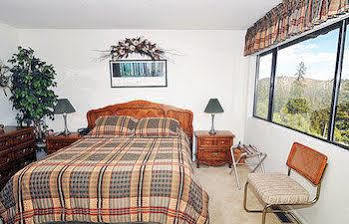 Mammoth Point By 101 Great Escapes