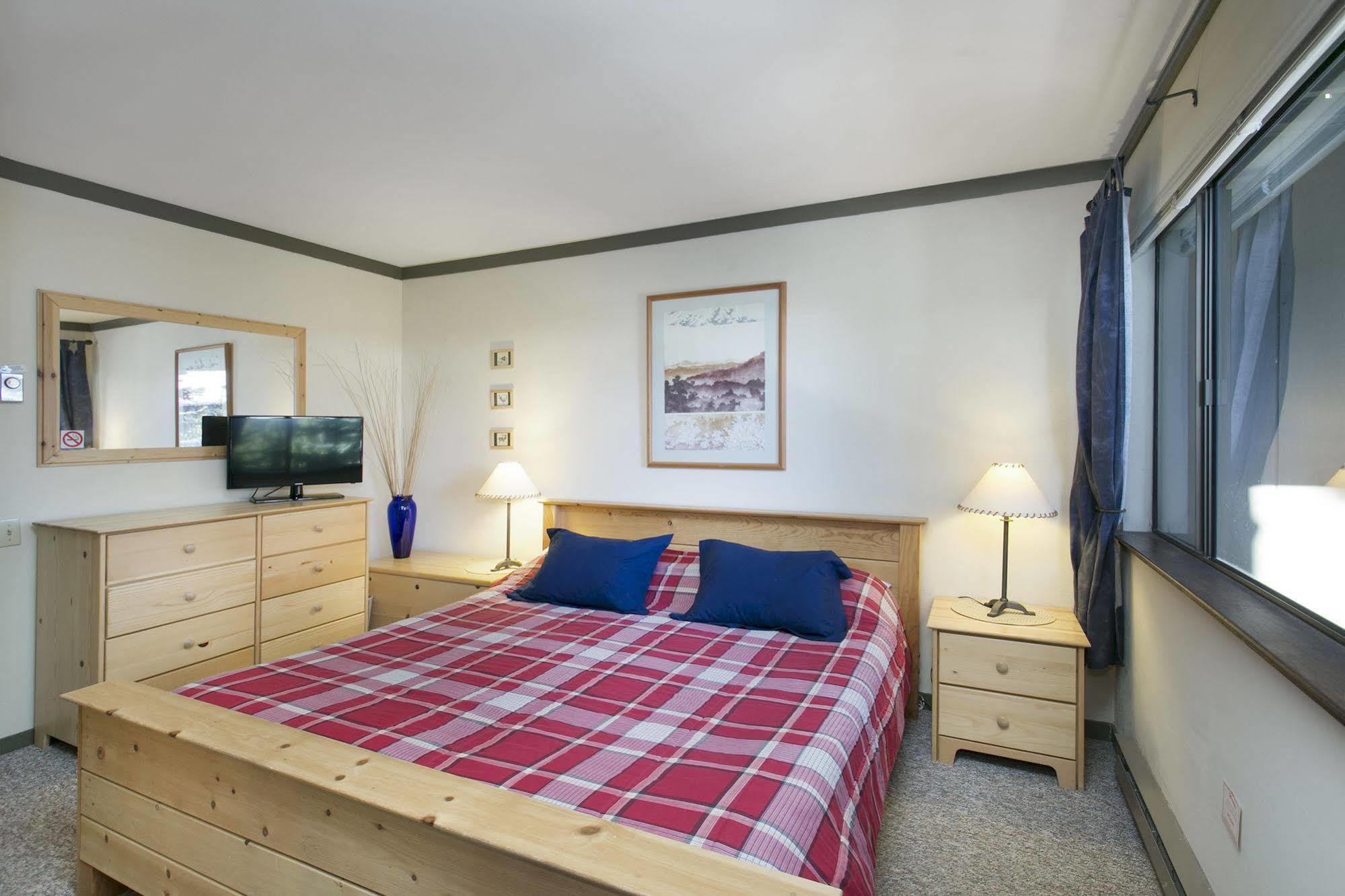Mammoth Point By 101 Great Escapes * Mammoth Lakes